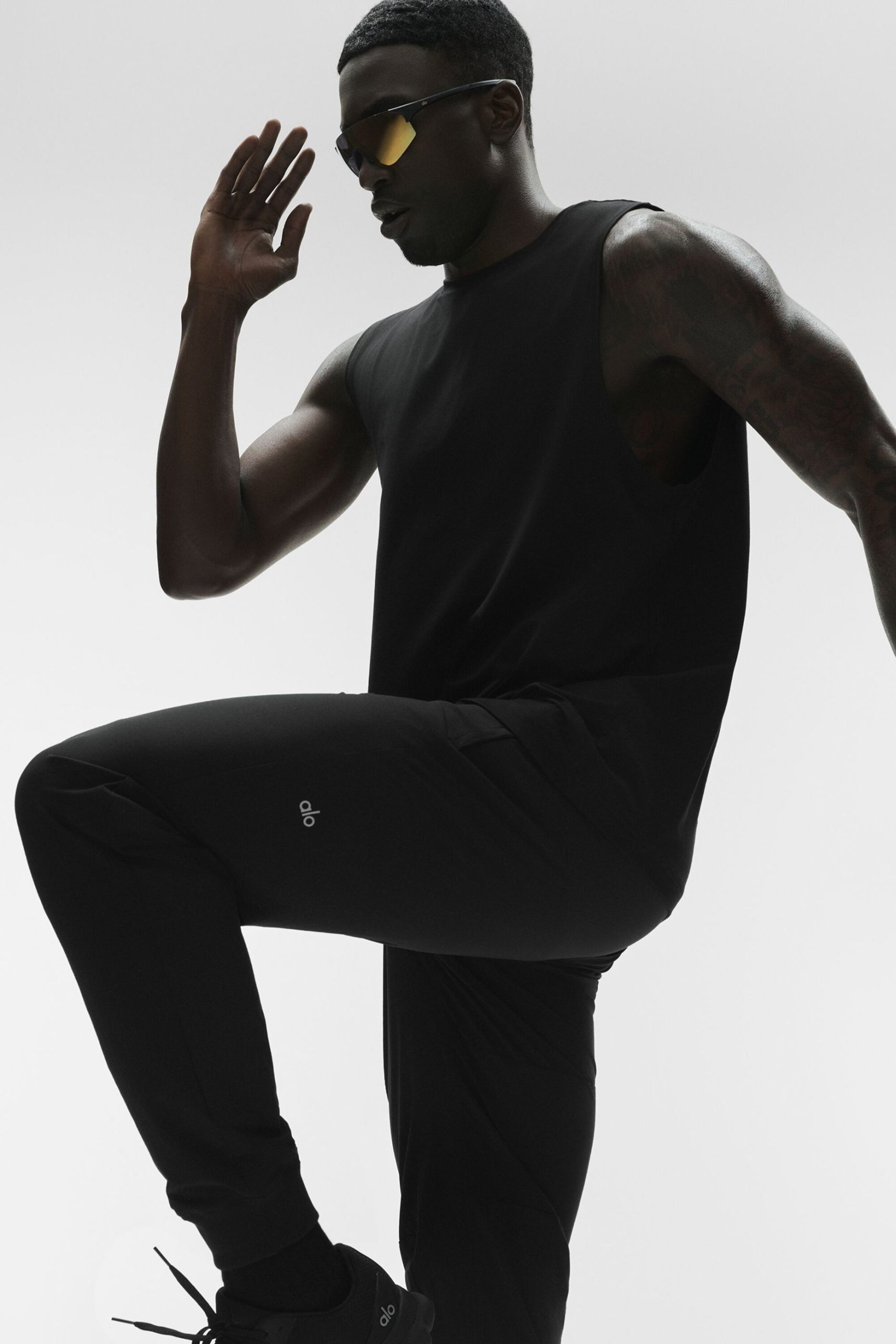 Conquer Muscle Tank - Black