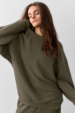 Chill Crew Neck Pullover - Olive Tree