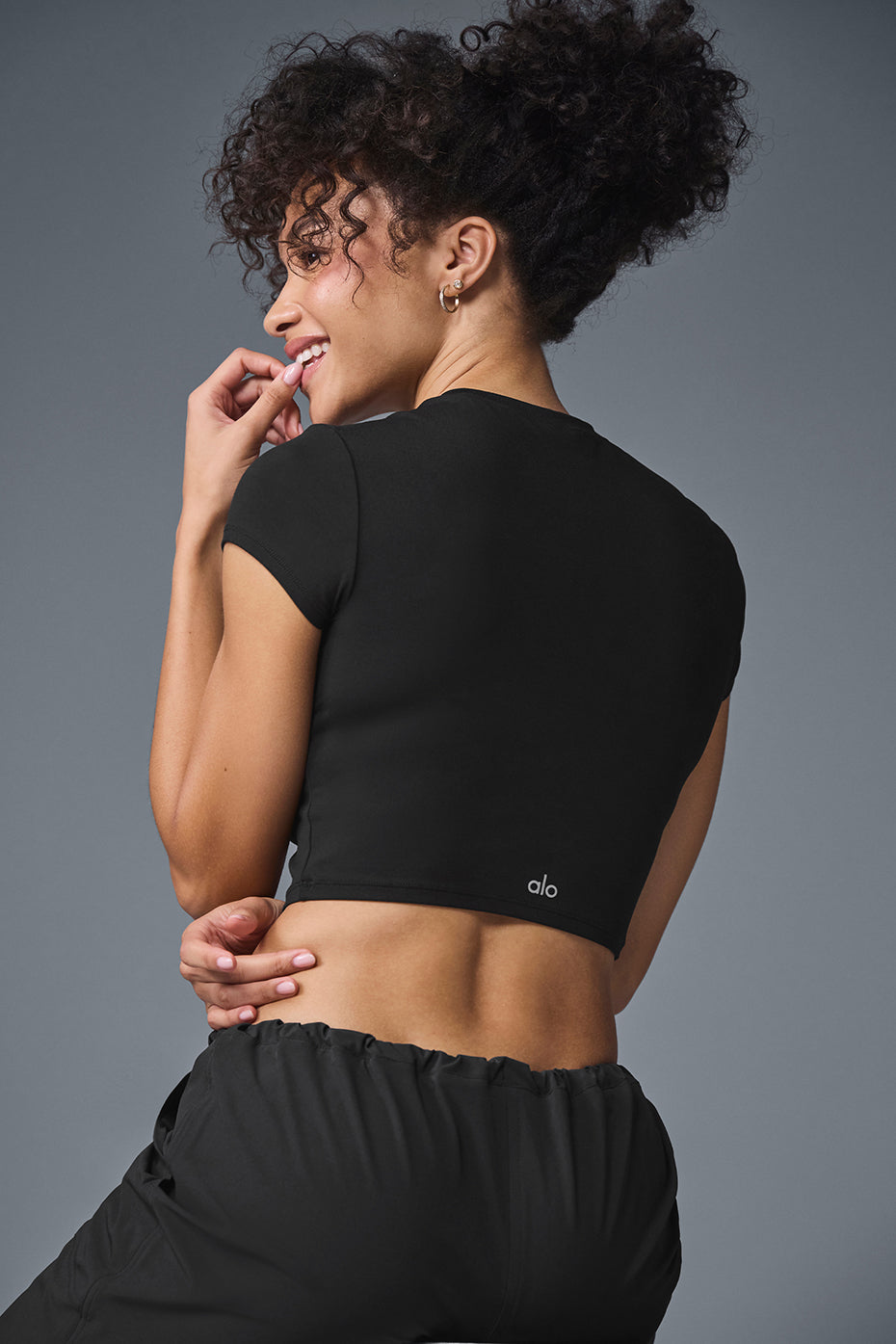 Alosoft Crop Finesse Short Sleeve - Black - Image 3