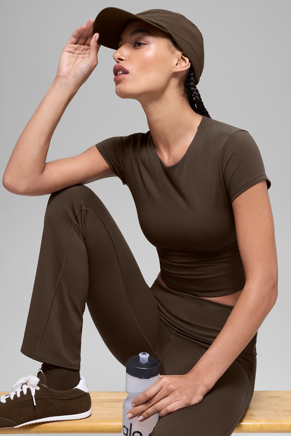 ALO Softsculpt Precision Short Sleeve Top - Espresso - Image 5
