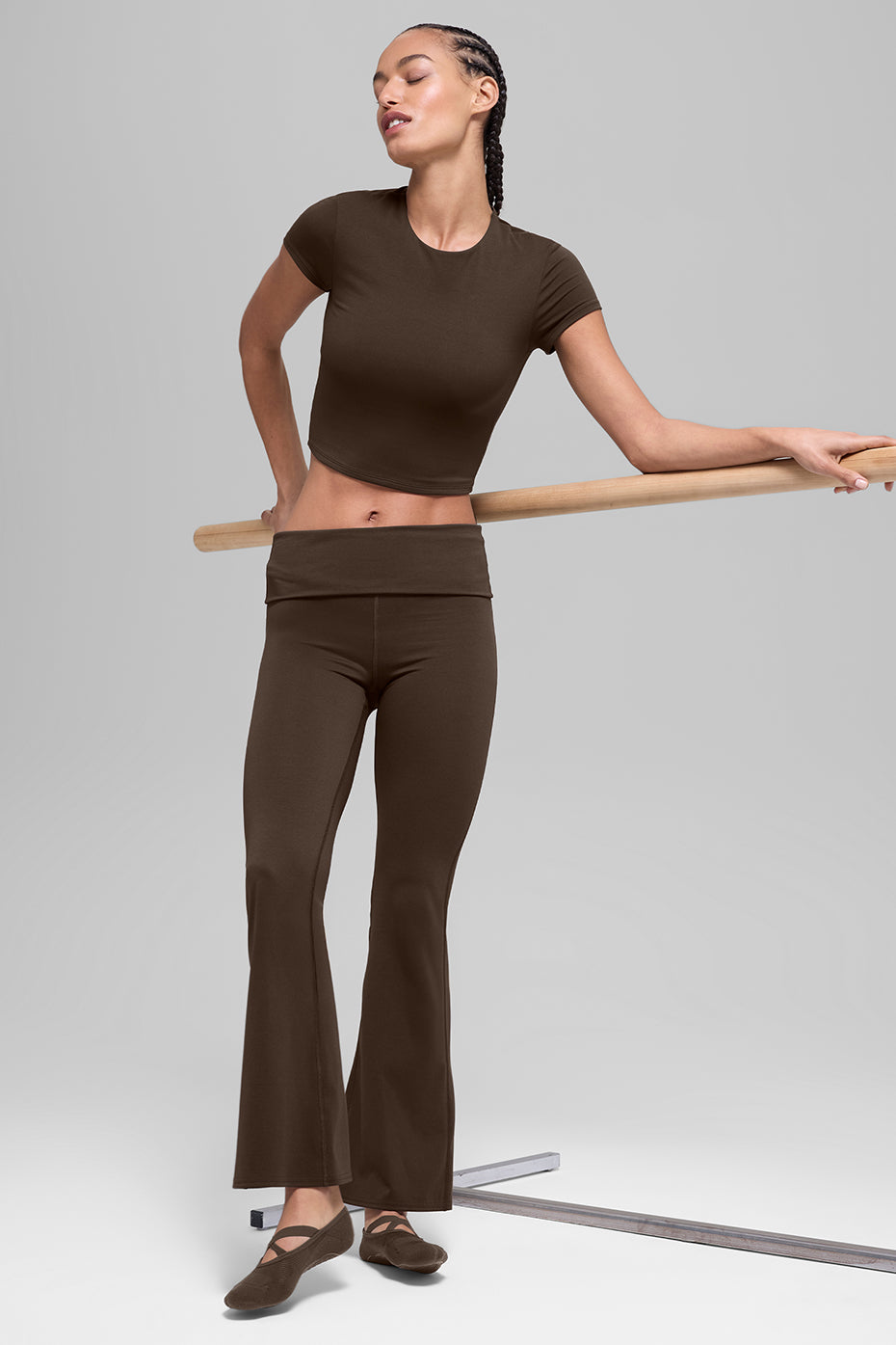 ALO Softsculpt Precision Short Sleeve Top - Espresso - Image 6
