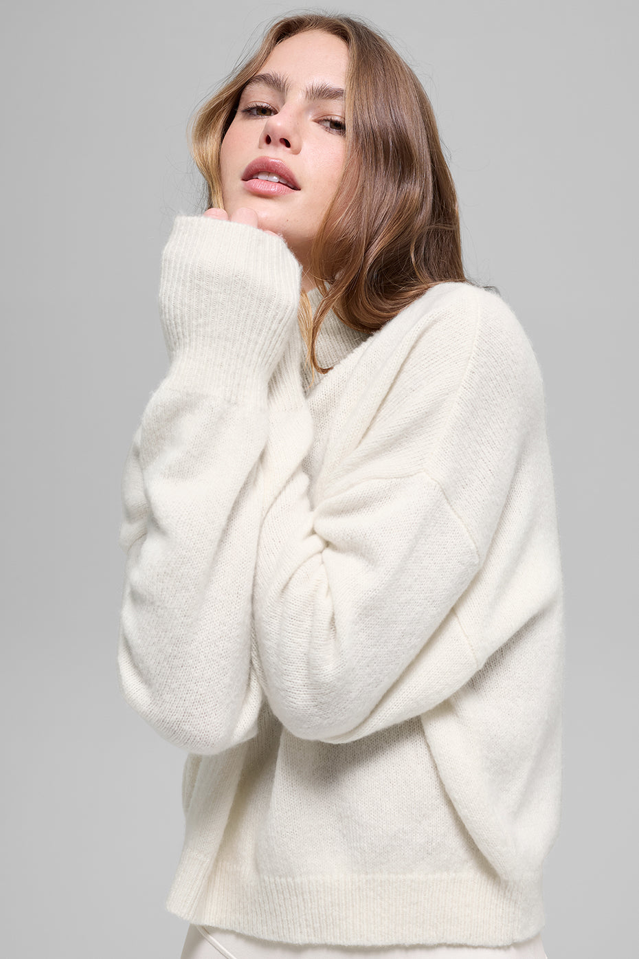 Wool Cashmere Cropped New Class Turtleneck Sweater - Ivory - Image 4