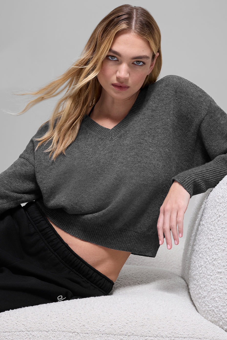 Wool Cashmere Cropped New Class V-Neck Sweater - Platinum Grey - Image 3