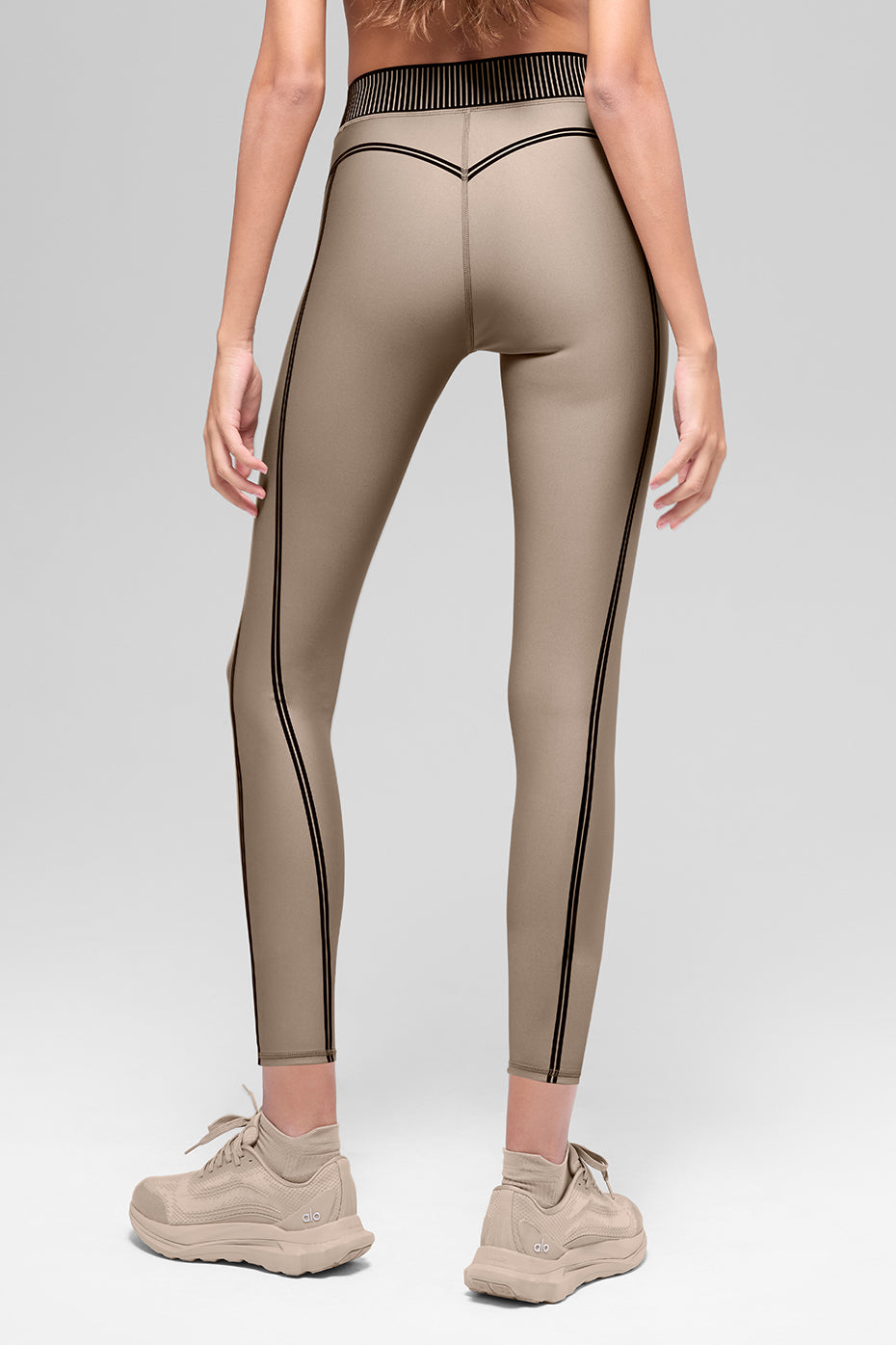 Airlift High-Waist 7/8 Line Up Legging - Gravel - Image 2