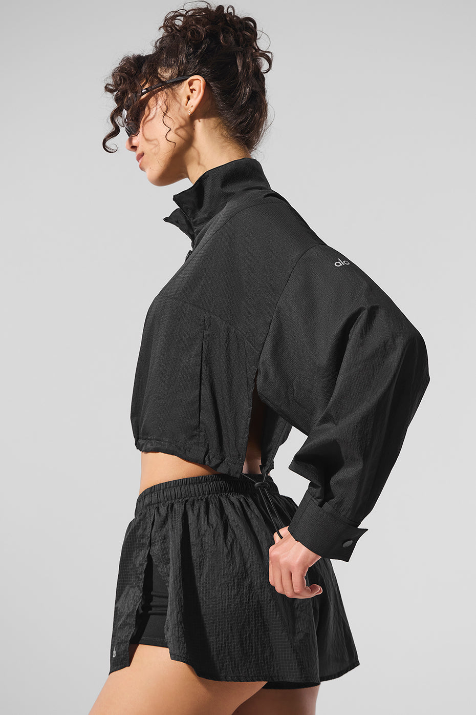 Cropped 1/4 Zip Aerial Pullover - Black - Image 4